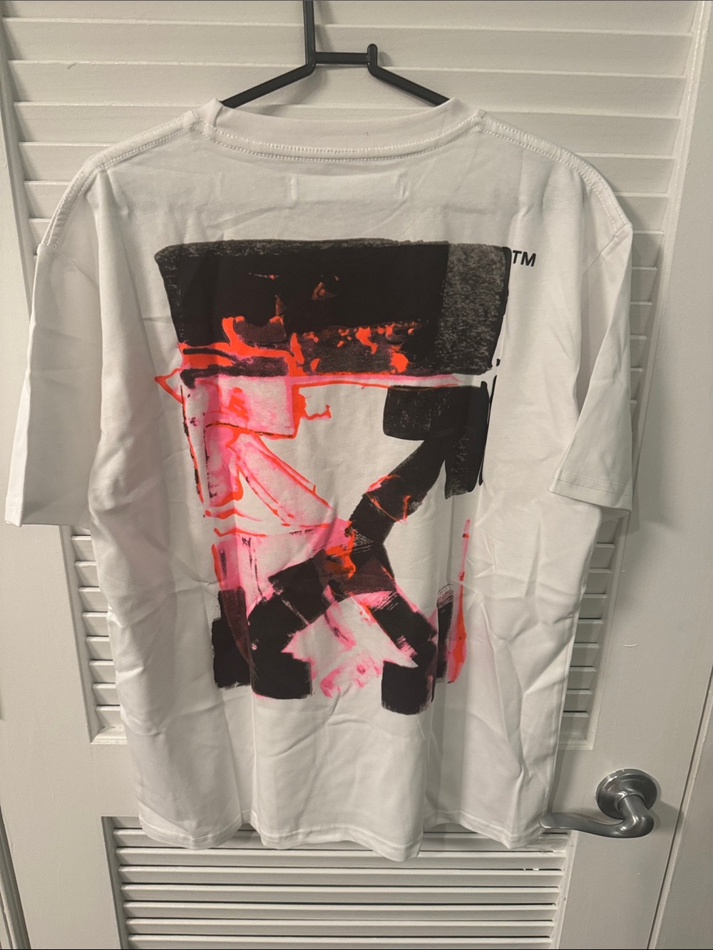 New!🔥Off-White Acrylic Arrow Short-Sleeve Tee in white!🔥